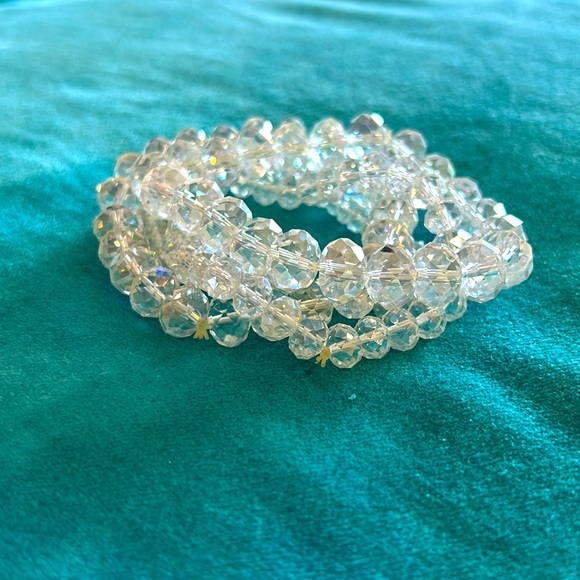 3 /$21⚡️Set of 4 Stretchy Bracelets with Clear, Faceted Beads - Picture 1 of 8